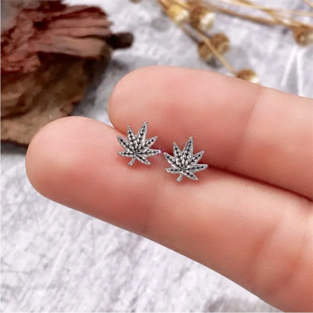 New Sterling Silver Leaf Studs